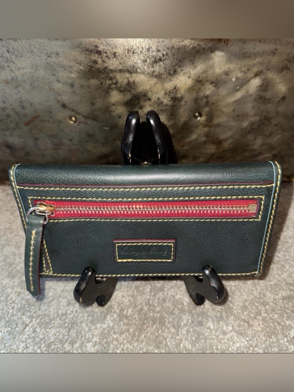 Dooney & Bourke Florentine leather turnlock wallet in Ivy - Picture 2 of 12